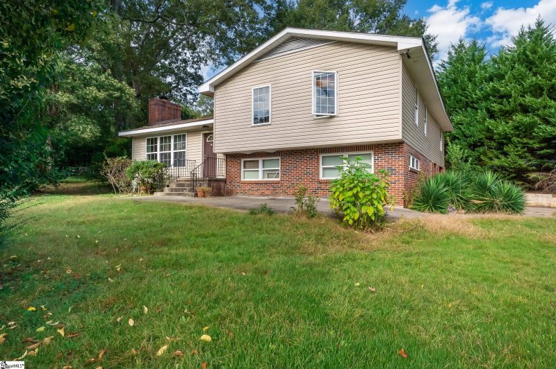 Property image 2 at 5 Pine Creek Drive, Greenville, SC 29605