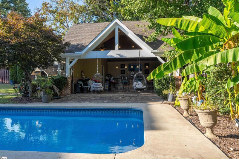 Property image 3 at 501 Meadowsweet Lane, Greenville, SC 29615