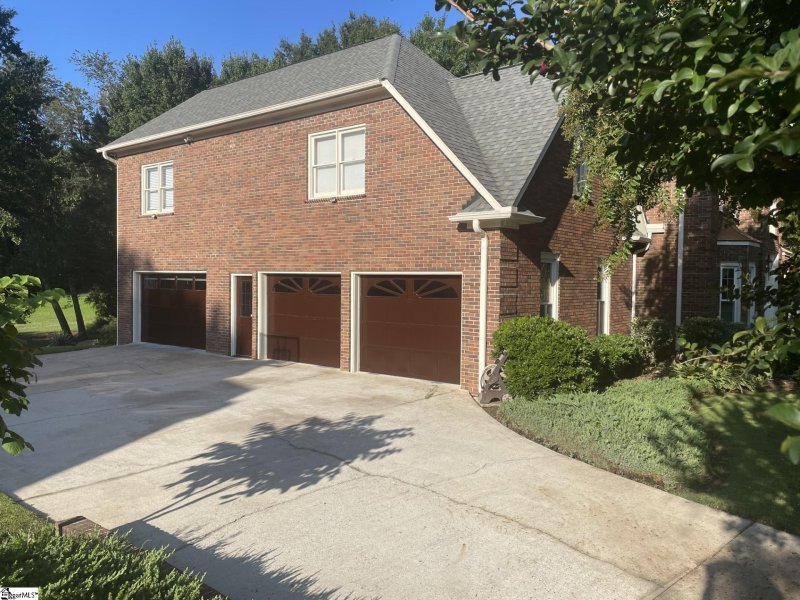 Property image 2 at 305 Huntcliff Drive, Taylors, SC 29687