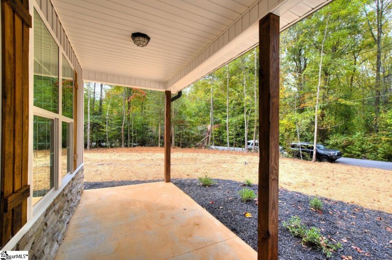 Property image 3 at 212 Kingswood Way, Easley, SC 29640