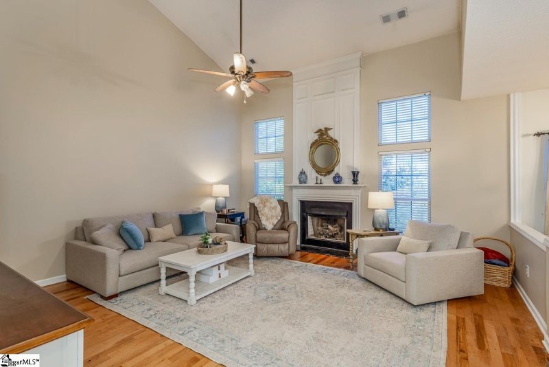 Property image 2 at 4 Cog Hill Drive, Simpsonville, SC 29681-6307