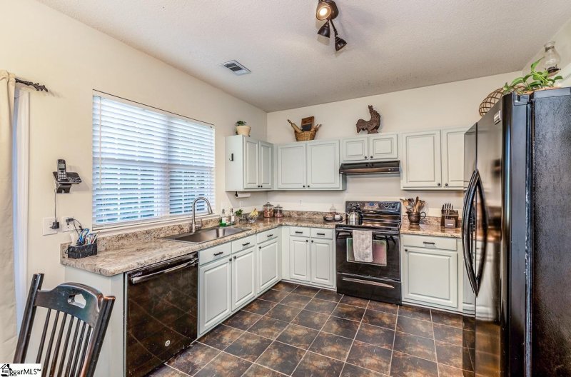 Property image 4 at 4 Cog Hill Drive, Simpsonville, SC 29681-6307