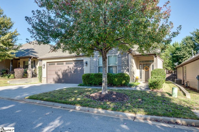 Property image 3 of 515 Ashler Drive in Greystone Cottages, Greer, SC 29650