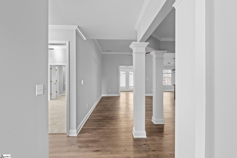 Property image 3 at 10 Evonvale Court, Greenville, SC 29605-5978