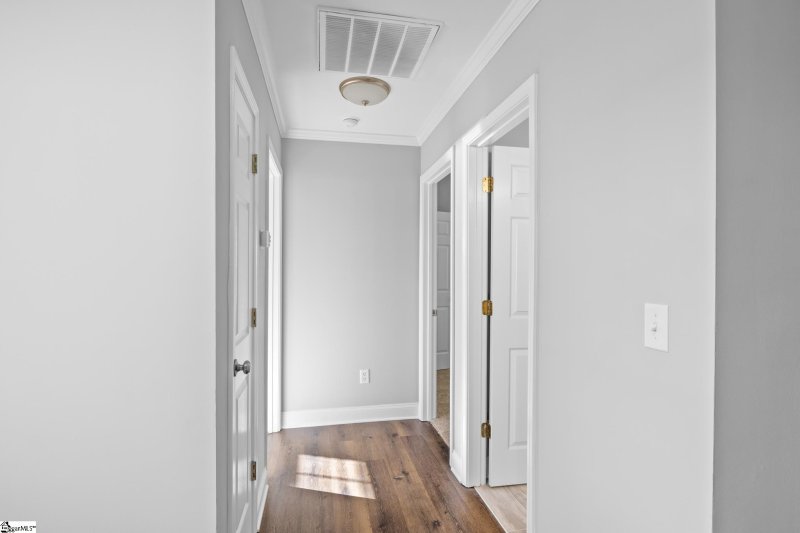 Property image 5 at 10 Evonvale Court, Greenville, SC 29605-5978