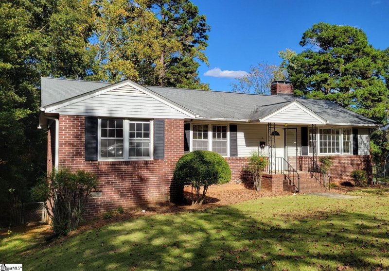 Property image 2 at 12 Piney Woods Lane, Greenville, SC 29605