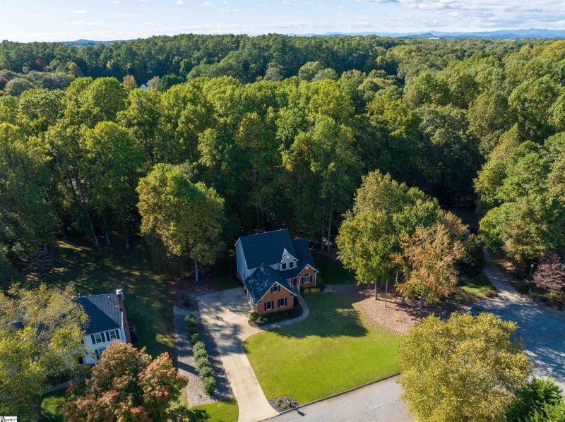 Property image 2 at 111 N Clearstone Court, Easley, SC 29642