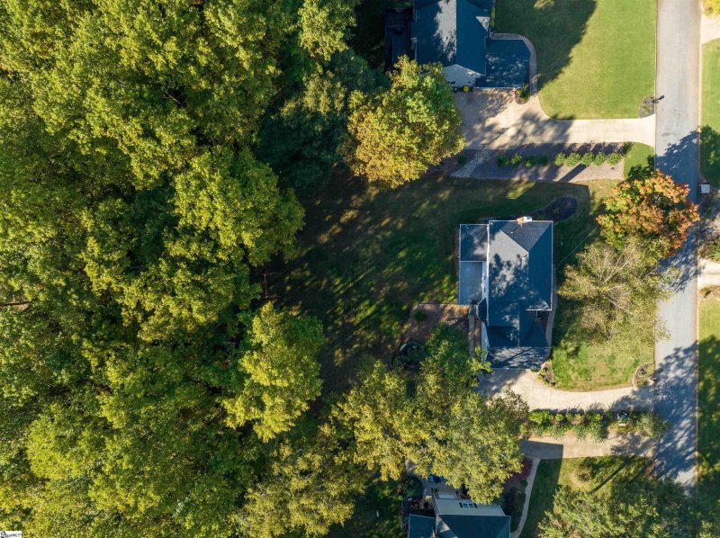 Property image 3 at 111 N Clearstone Court, Easley, SC 29642