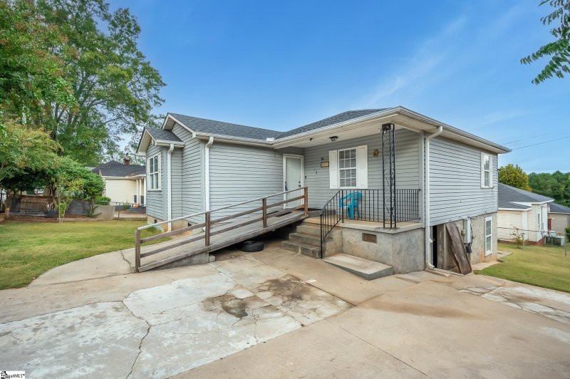 Property image 2 at 18 Fourth Street, Greenville, SC 29611