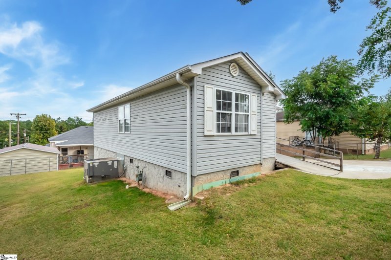 Property image 3 at 18 Fourth Street, Greenville, SC 29611