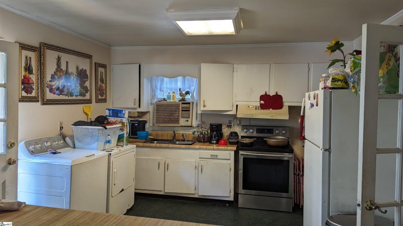 Property image 2 at 325 Tremont Avenue, Greenville, SC 29605