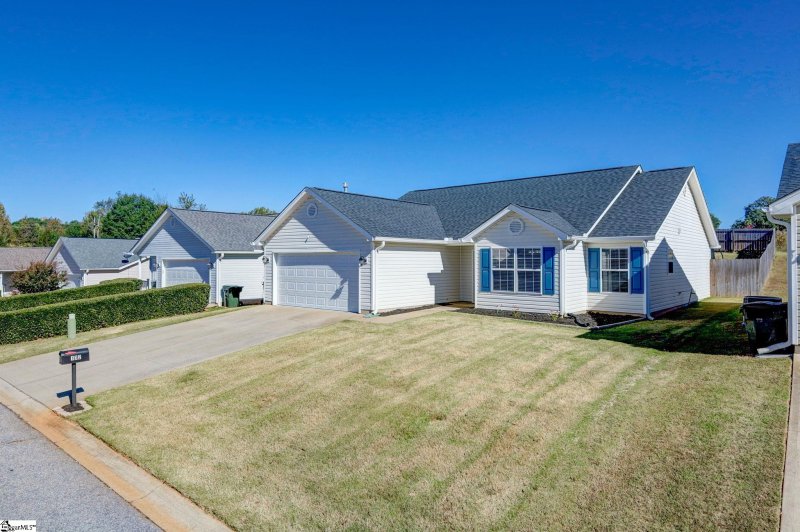 Property image 2 at 132 Kingscreek Drive, Greer, SC 29650