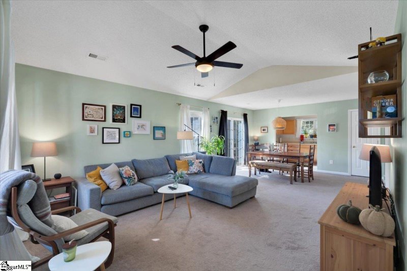 Property image 2 at 211 Glenlea Lane, Greenville, SC 29617