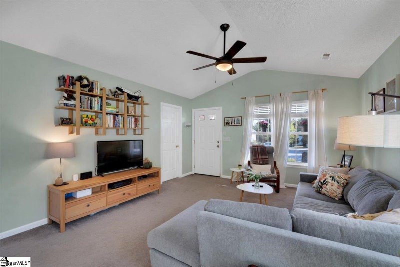 Property image 4 at 211 Glenlea Lane, Greenville, SC 29617