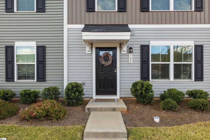 Property image 2 at 523 Hampton Townes Drive, Greenville, SC 29617