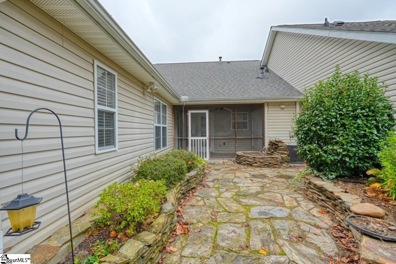 Property image 3 at 27 Enoree View Drive, Greer, SC 29650-4644
