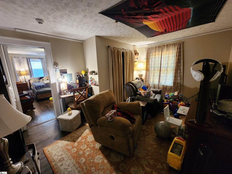 Property image 5 at 201 S 7th Street, Easley, SC 29640