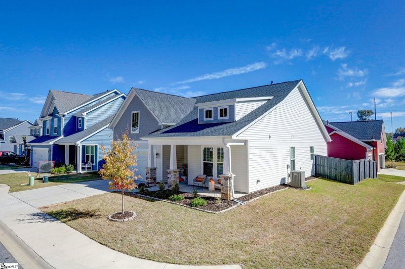 Property image 2 at 405 Kelby Street, Travelers Rest, SC 29690