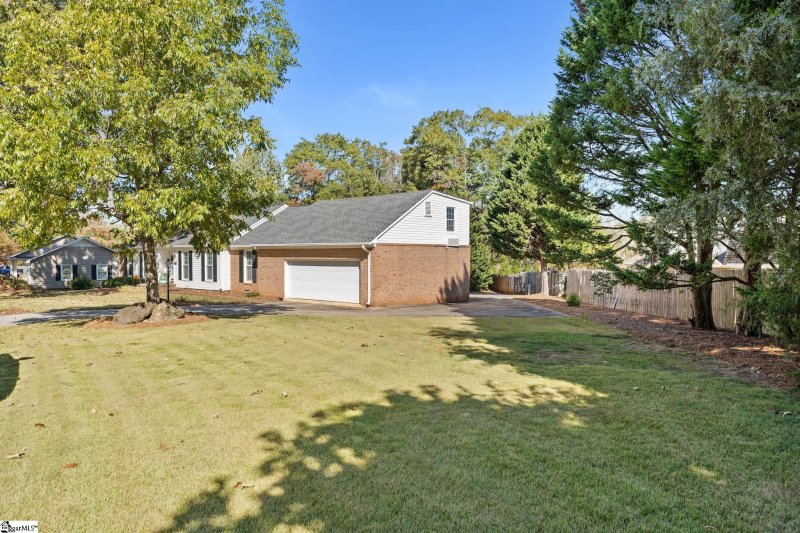 Property image 3 at 4588 Coach Hills Drive, Greenville, SC 29615