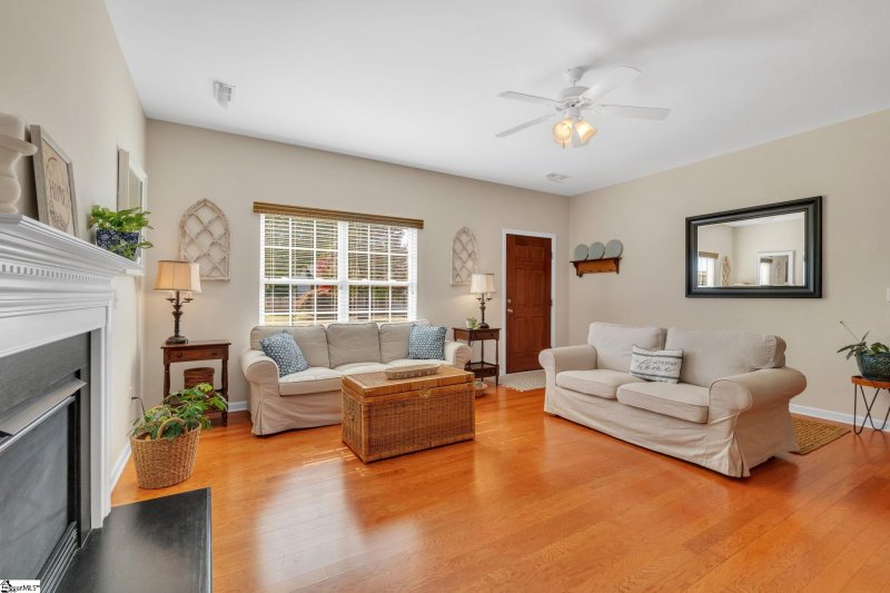 Property image 4 at 604 Summervillle Way, Greenville, SC 29609