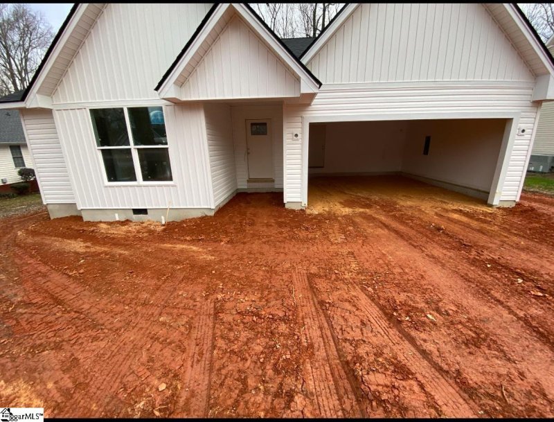 Property image 4 at 130 Royal Drive, Williamston, SC 29697