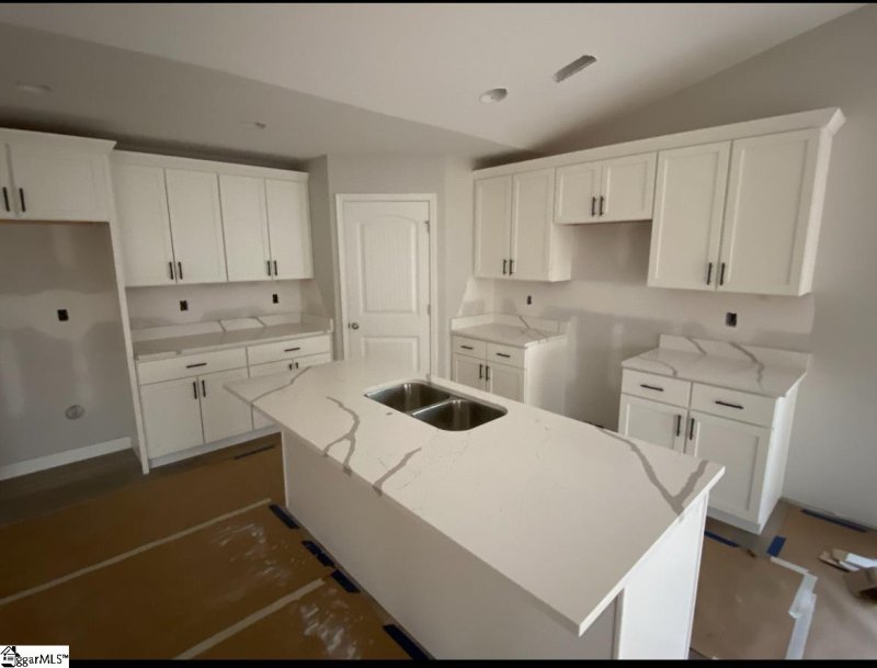 Property image 5 at 130 Royal Drive, Williamston, SC 29697