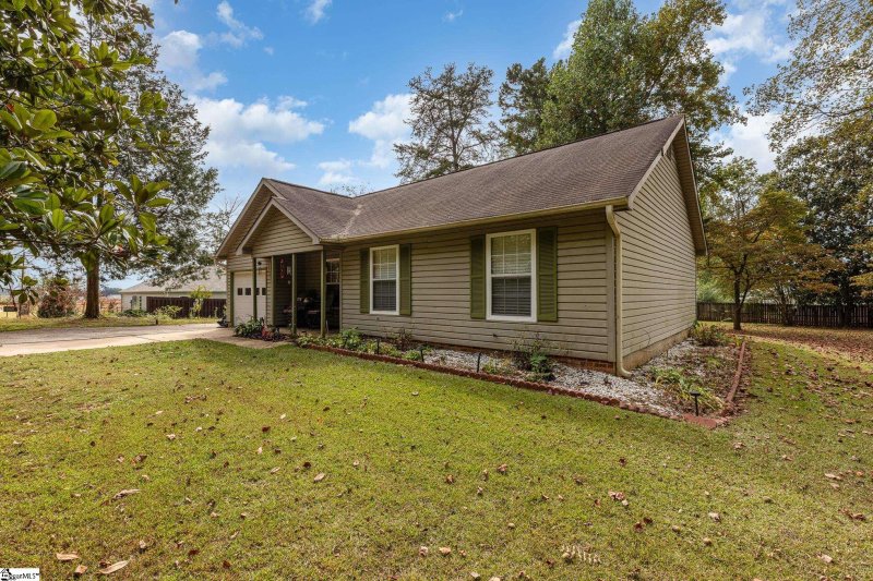 Property image 2 at 304 Furr Road, Piedmont, SC 29673