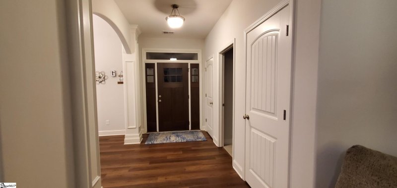 Property image 2 at 100 Ridgefield Lane, Greer, SC 29651