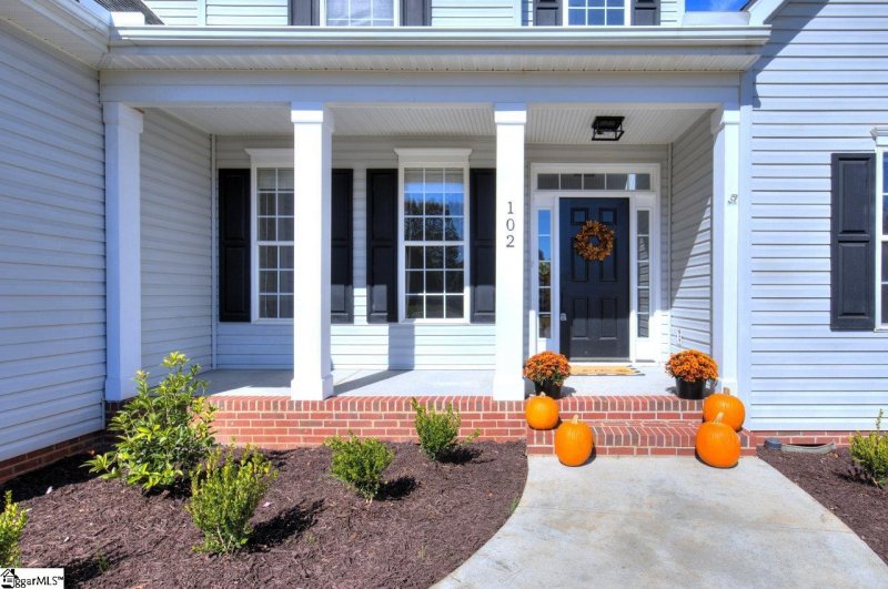Property image 2 at 102 Bugle Horne Court, Easley, SC 29642