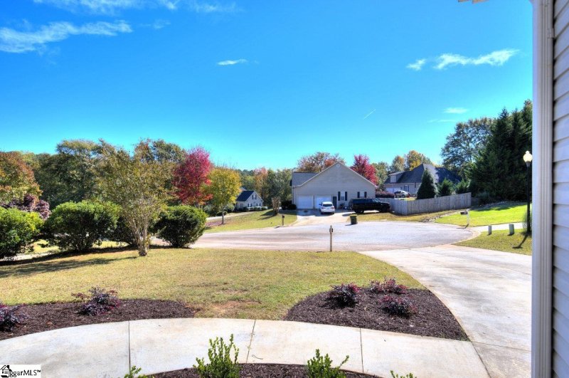 Property image 3 at 102 Bugle Horne Court, Easley, SC 29642