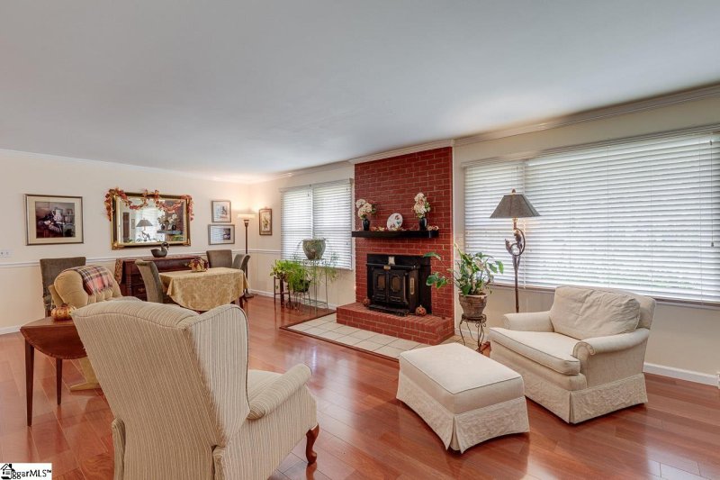 Property image 4 at 102 Terrace Circle, Simpsonville, SC 29681