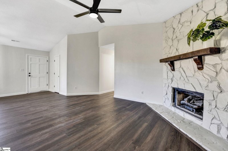 Property image 3 at 330 Kilt Court, Boiling Springs, SC 29316