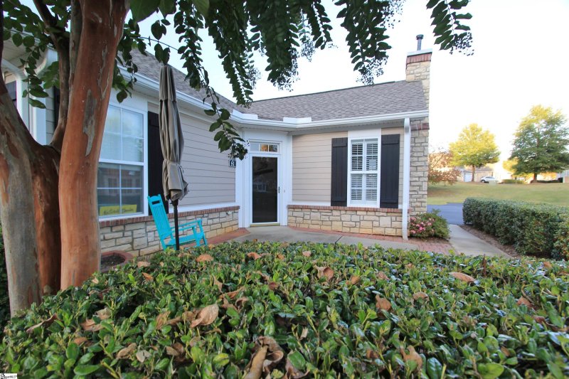 Property image 2 at 81 Fudora Circle, Simpsonville, SC 29681