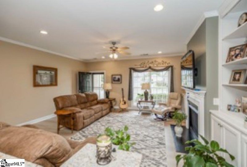 Property image 2 at 243 Louisville Drive, Greenville, SC 29607