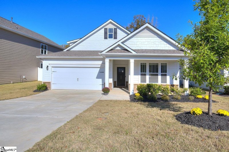 606 Raleighwood Lane