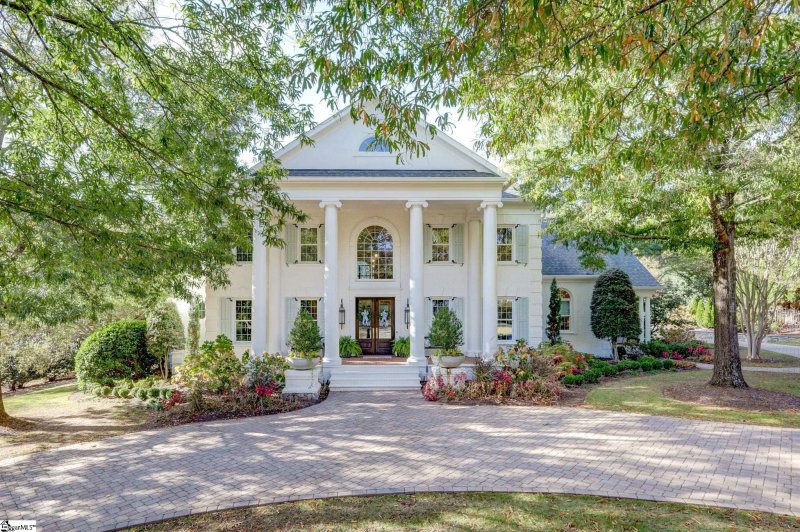 4 White Crescent Lane