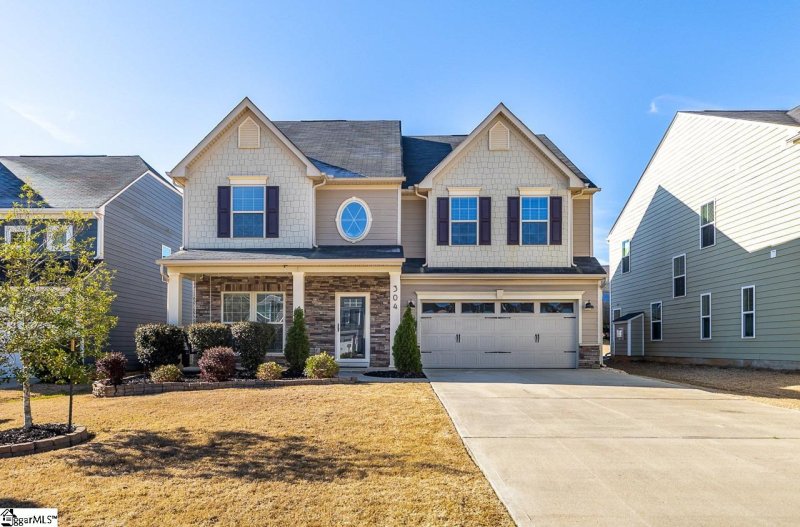 Property image 2 at 304 Waters Run Lane, Simpsonville, SC 29681