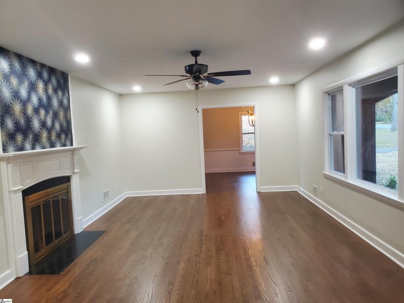 Property image 3 at 102 Beechwood Drive, Spartanburg, SC 29307