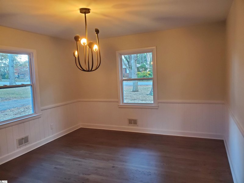 Property image 4 at 102 Beechwood Drive, Spartanburg, SC 29307