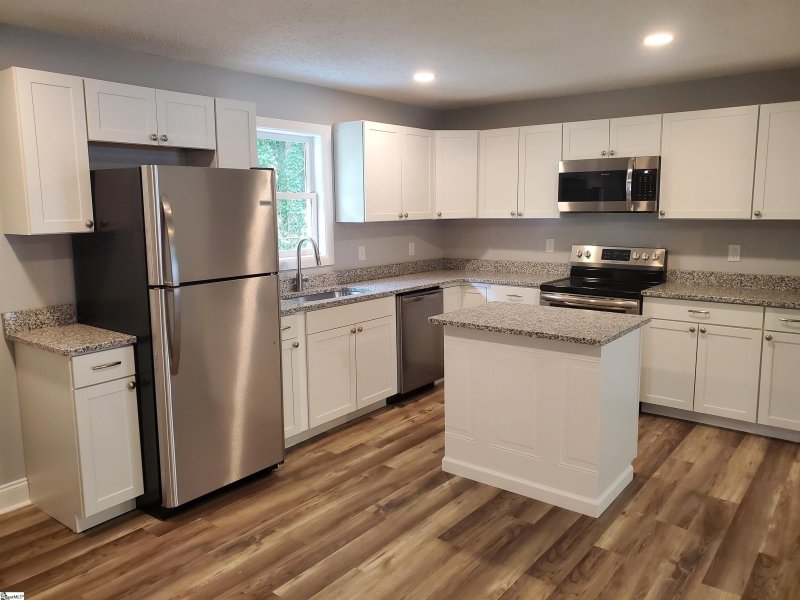 Property image 5 at 101 Glenwood Lane, Greenville, SC 29605