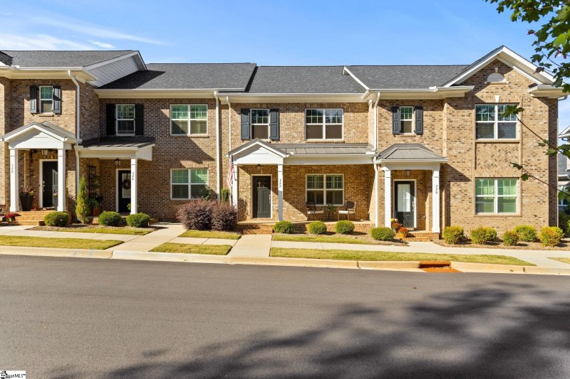 Property image 2 at 322 Danvers Road, Greenville, SC 29607