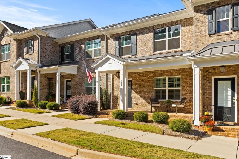 Property image 3 at 322 Danvers Road, Greenville, SC 29607