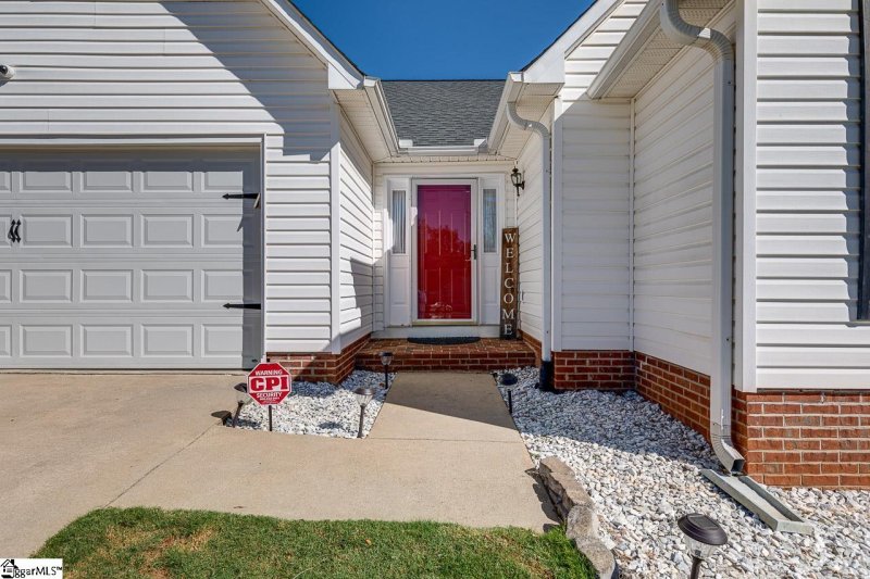 Property image 4 at 5 Tanaga Court, Greenville, SC 29605