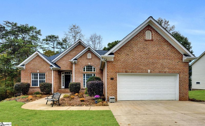 608 Scenic Oak Drive