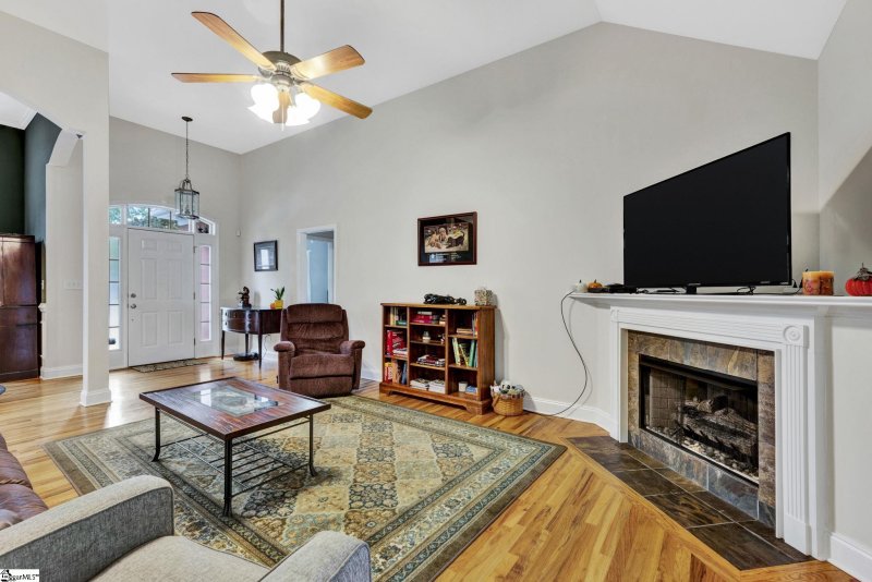 Property image 4 at 608 Scenic Oak Drive, Moore, SC 29369