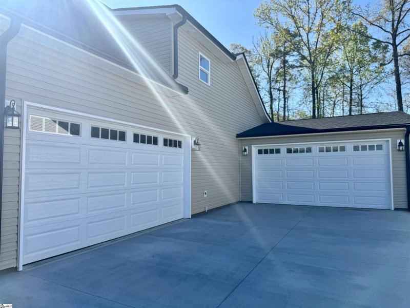 Property image 3 at 109 Inlet Pointe Drive, Anderson, SC 29625