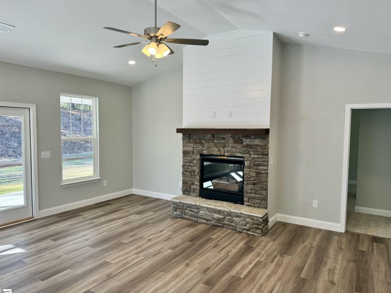 Property image 4 at 109 Inlet Pointe Drive, Anderson, SC 29625