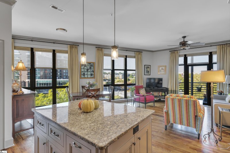 Property image 5 at 112 W Broad Street, Greenville, SC 29601