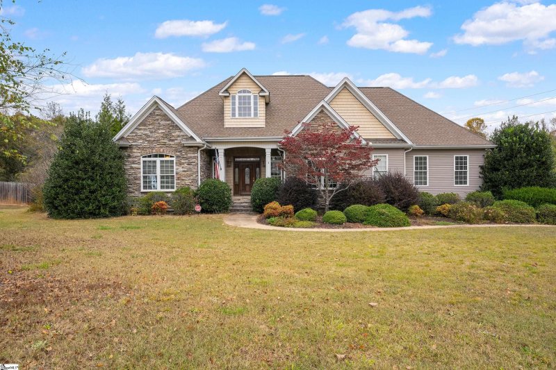 Property image 2 at 2 Windrow Lane, Fountain Inn, SC 29644