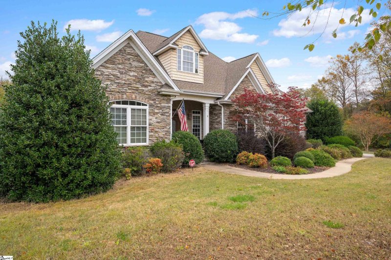 Property image 3 at 2 Windrow Lane, Fountain Inn, SC 29644